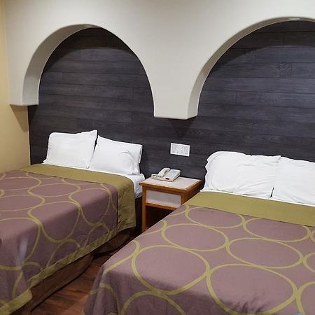 Reedley Inn Εξωτερικό φωτογραφία